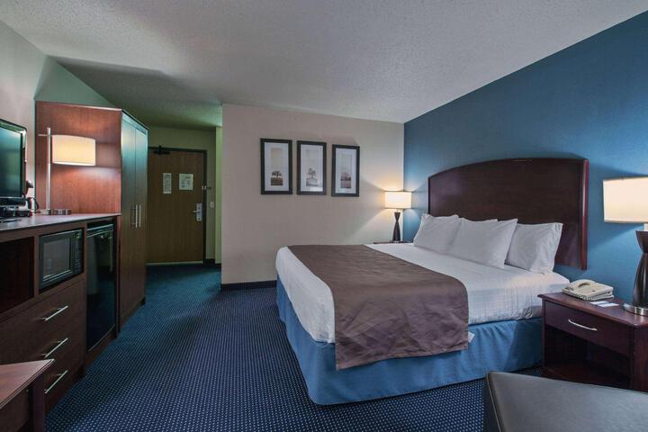 1 King Bed (33 of 34)