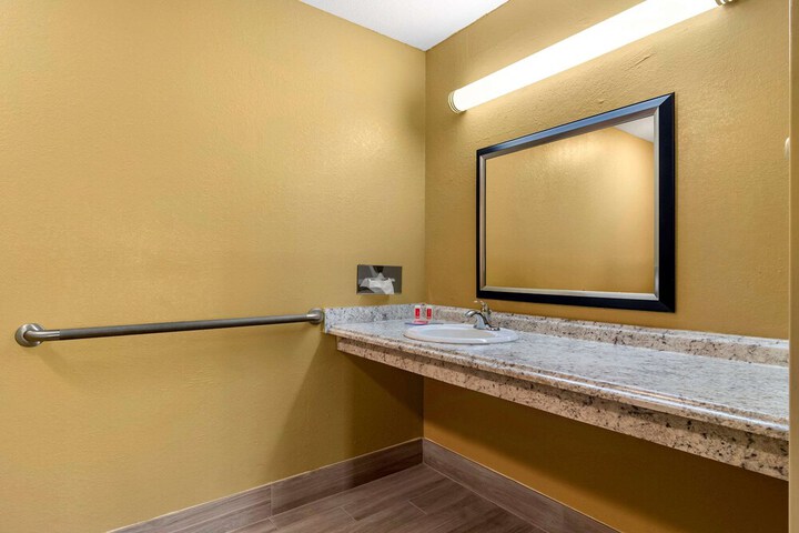 Room 19 of 28