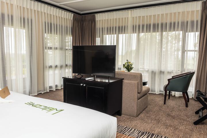 Room 17 of 118
