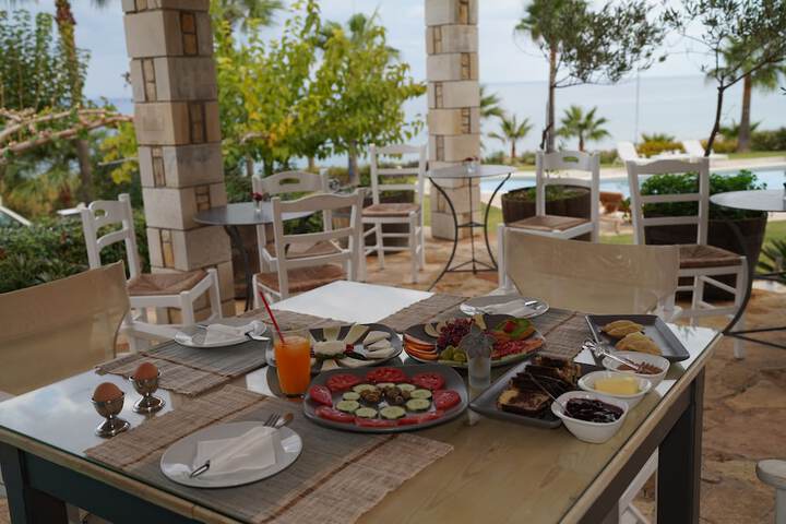 Breakfast/Coffee Service 69 of 84
