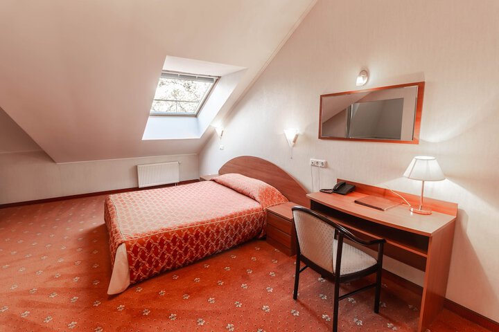 Room 14 of 46