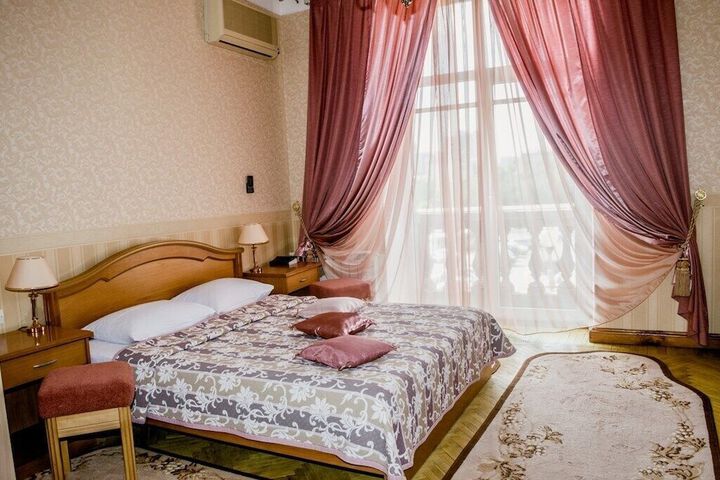 Room 5 of 73