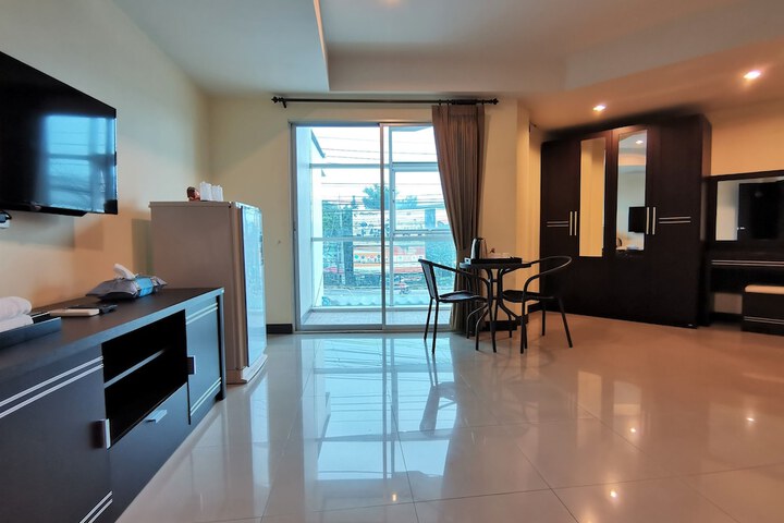 Room 16 of 40