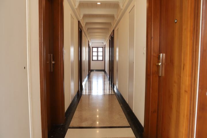 Ballroom/Hall 112 of 171