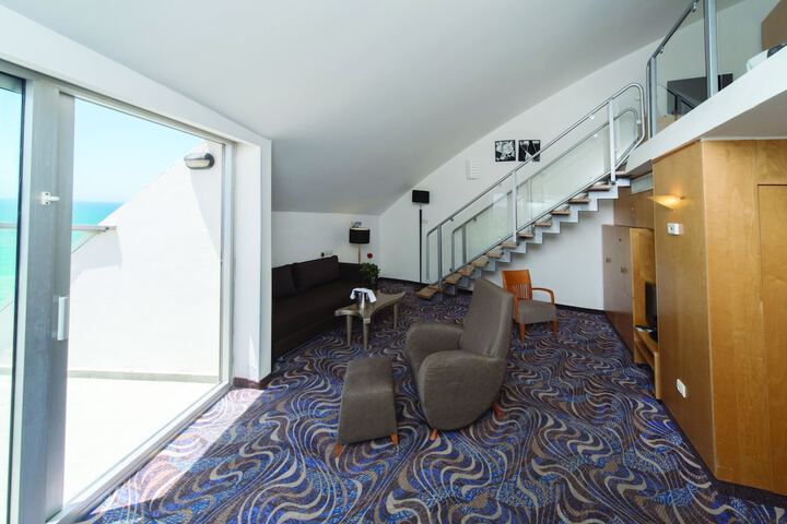 Room 15 of 58