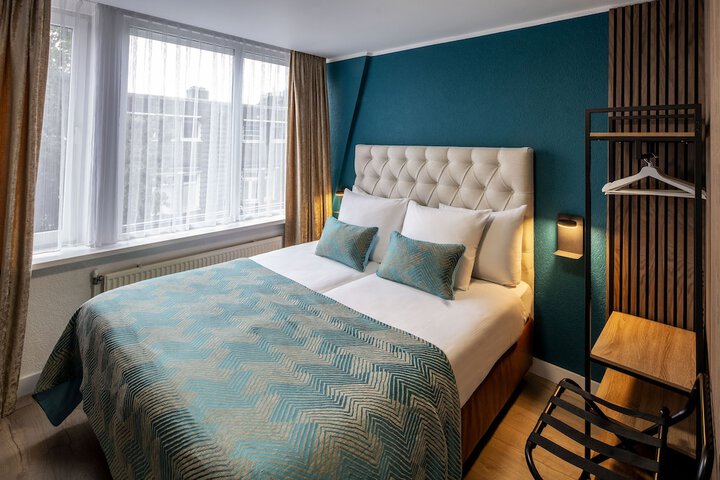 Room 40 of 142