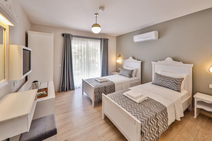 Room 4 of 23