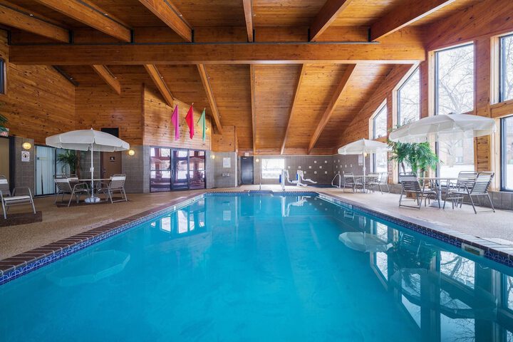 Hotel with Pool