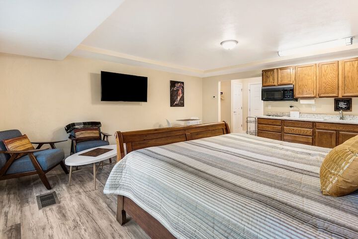 Room 196 of 398