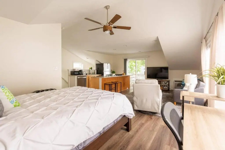 Photo of Cozy Studio Carriage House- Minutes from Downtown