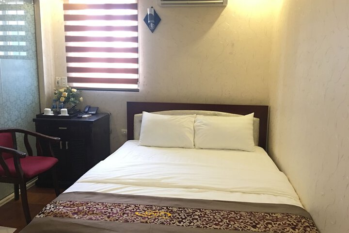 Room 11 of 22