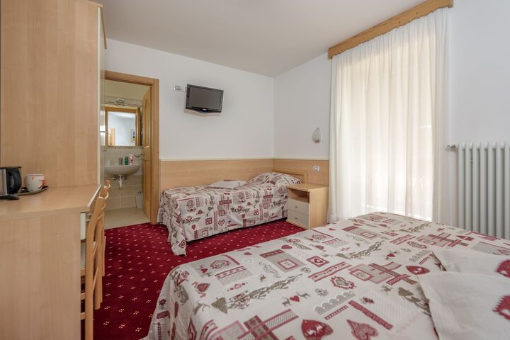 Room 8 of 20
