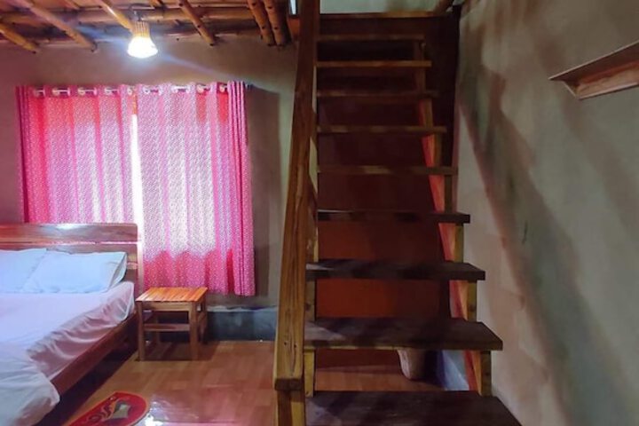 Room 7 of 100