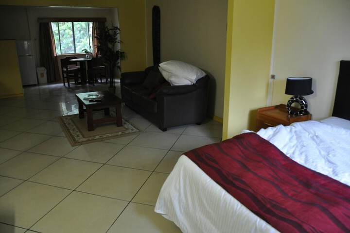 Room 8 of 27