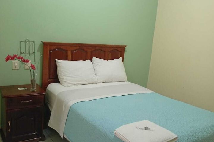 Room 8 of 40