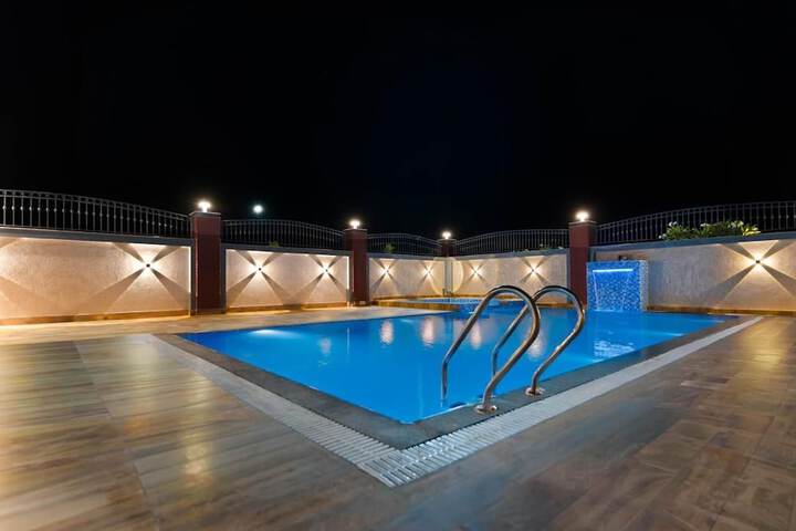 Pool 20 of 31