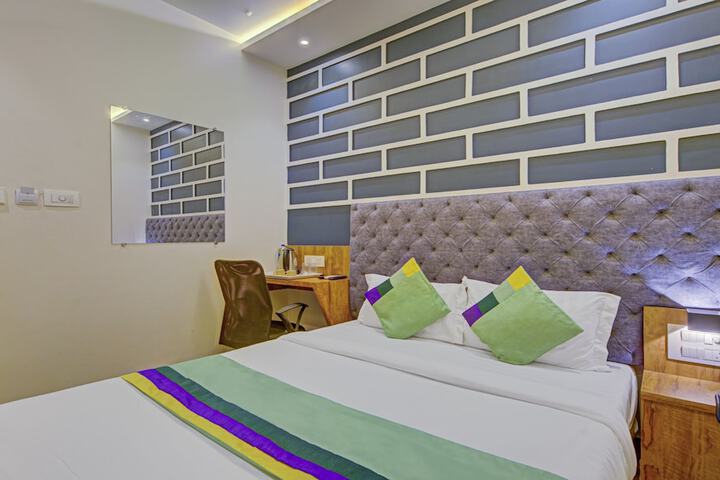 Room 15 of 21