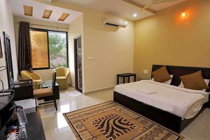 Room 15 of 42