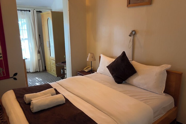 Room 13 of 29