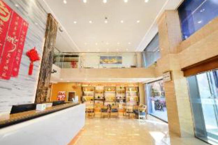 Xinchun China Hotel (Taiyuan Chaoyang Street East Railway Station Store)