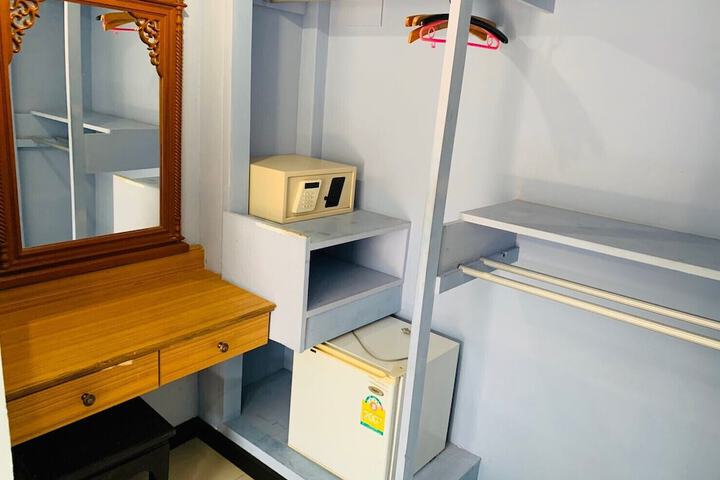 Room 57 of 93