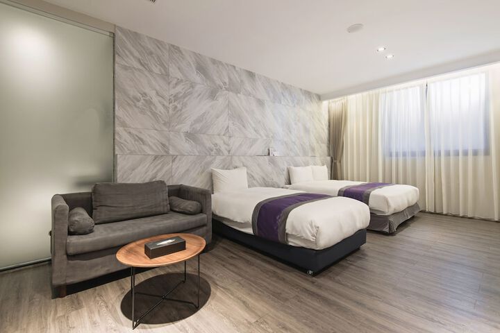 Room 25 of 51