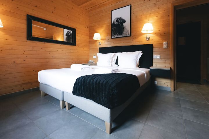 Room 9 of 38