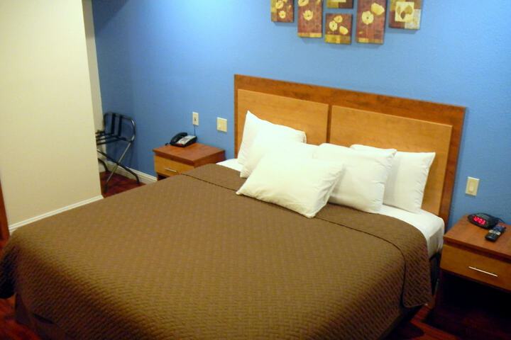 Standard | King Bed (5 of 9)