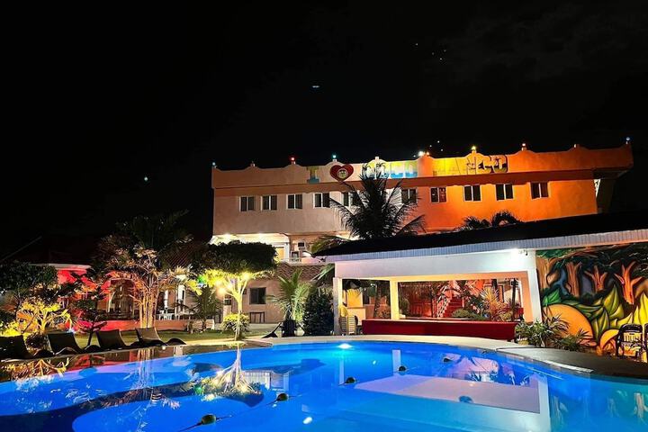 Cocomangos Resort