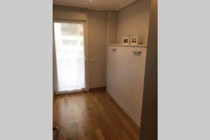 Room 7 of 16