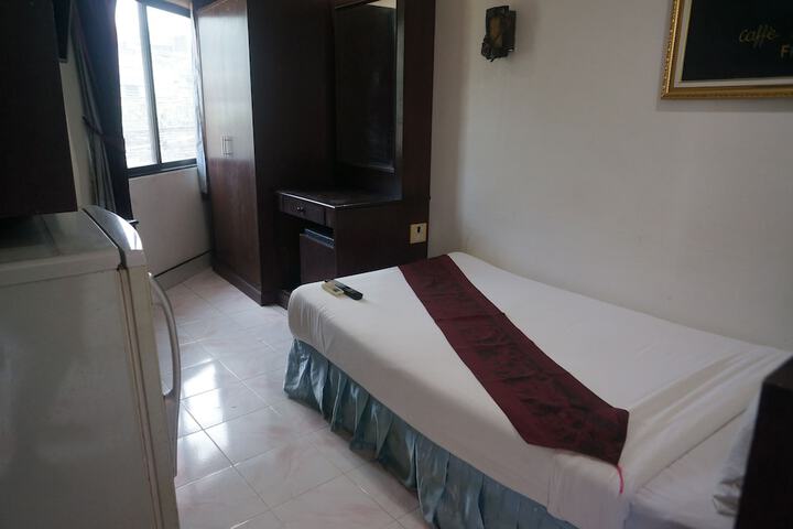 Room 14 of 84