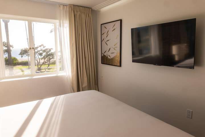 Room 44 of 178