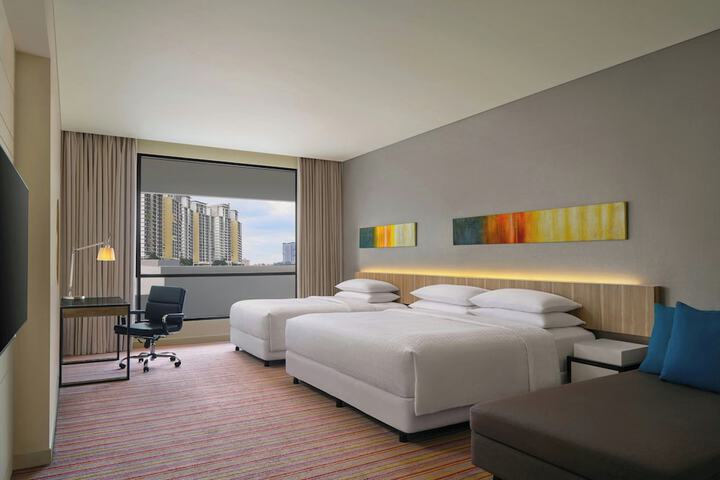 Room 10 of 30