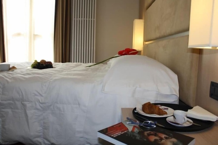 Room 4 of 49