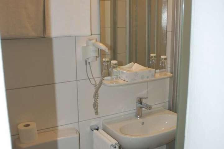 Room 19 of 32