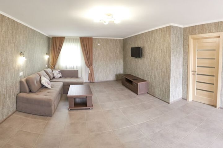 Room 3 of 56
