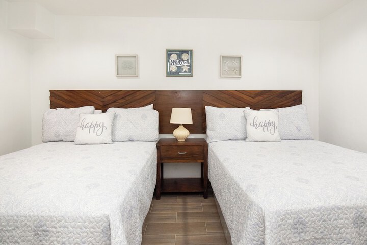 Room 2 of 31