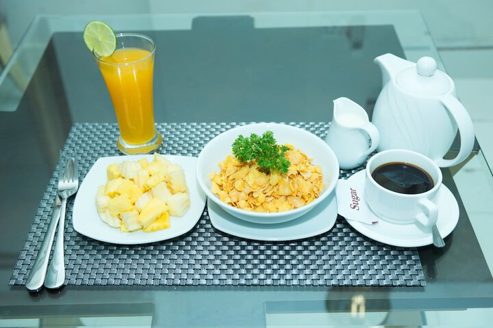 Breakfast/Coffee Service 21 of 36