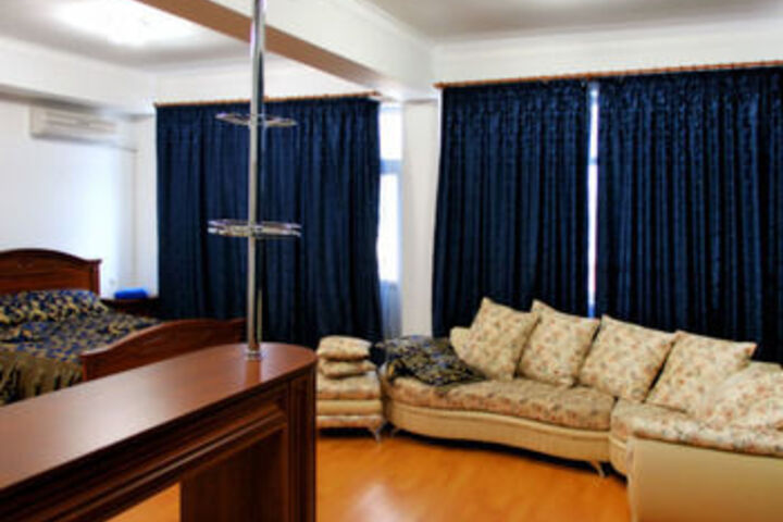 Room 13 of 26