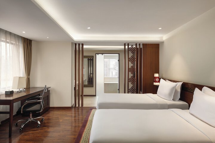 Room 51 of 120