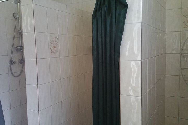 Room 16 of 34