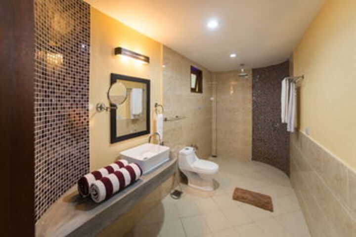 Room 4 of 48