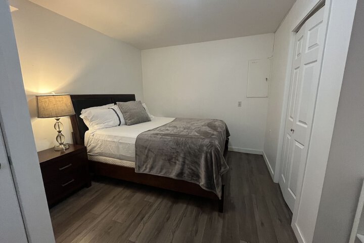 Room 13 of 19