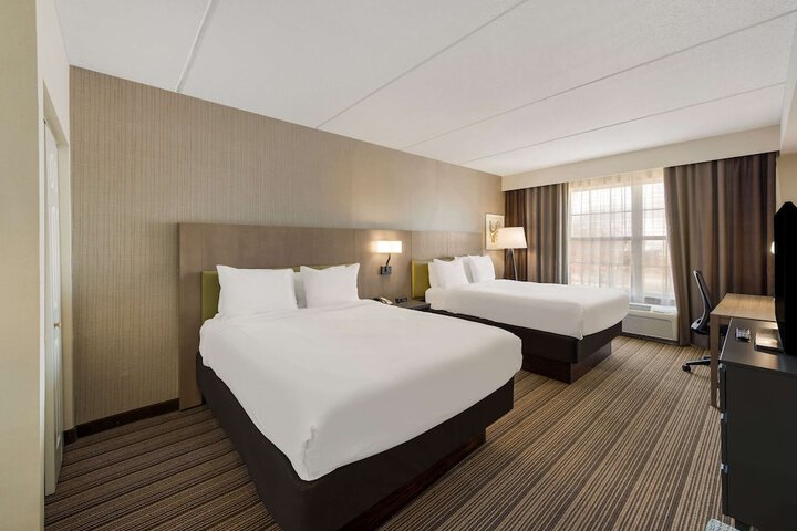 2 Queen Beds (9 of 29)
