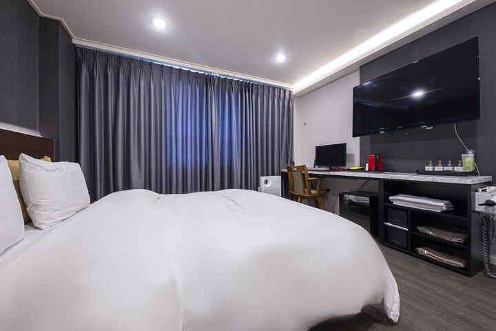 Room 122 of 155