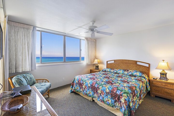 Room 305 of 484