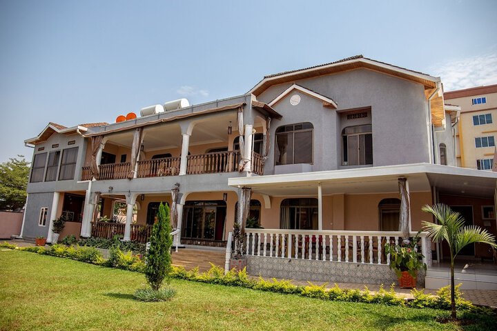Hotel Exterior 77 of 98