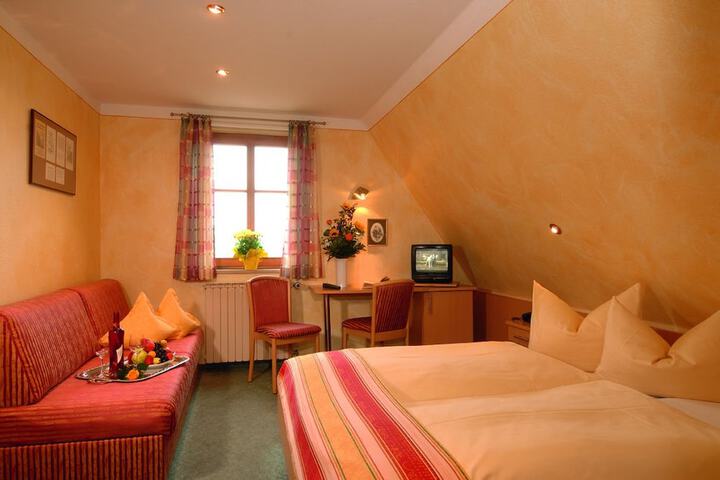 Room 4 of 53