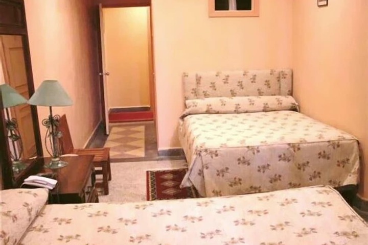 Room 7 of 12