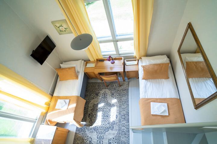 Room 15 of 38